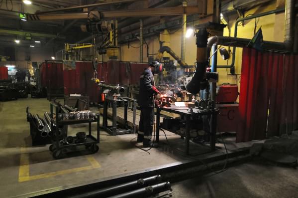 production-welding-area_mob